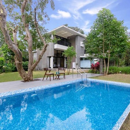 Villa Foresta By Stayvista With Modern Decor, Swimming Pool & Expansive Lawn For A Perfect Escape Lonavala Εξωτερικό φωτογραφία