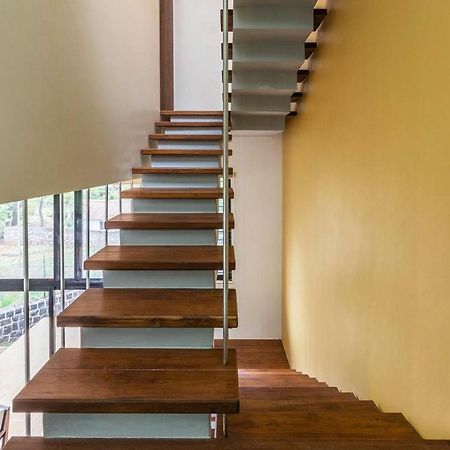 Villa Foresta By Stayvista With Modern Decor, Swimming Pool & Expansive Lawn For A Perfect Escape Lonavala Εξωτερικό φωτογραφία