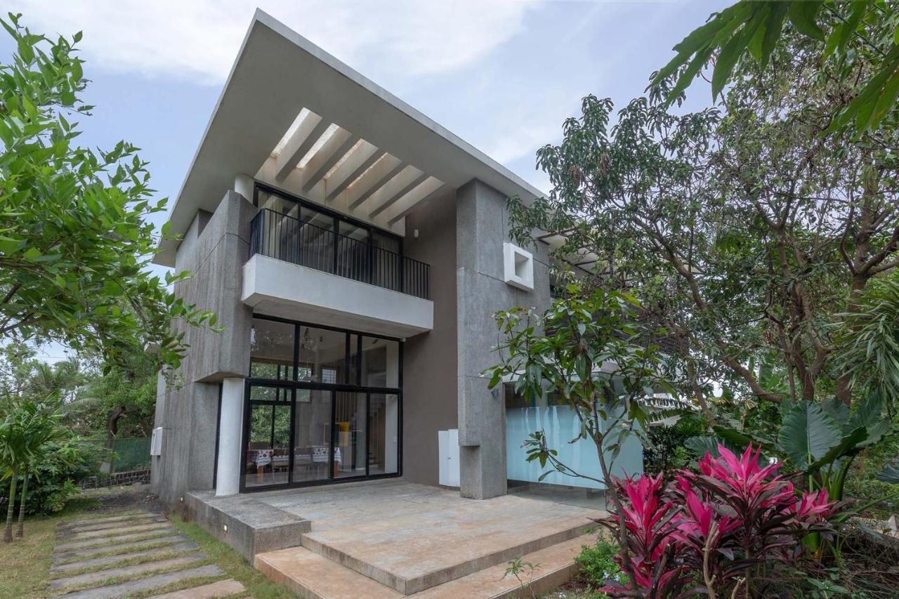 Villa Foresta By Stayvista With Modern Decor, Swimming Pool & Expansive Lawn For A Perfect Escape Lonavala Εξωτερικό φωτογραφία