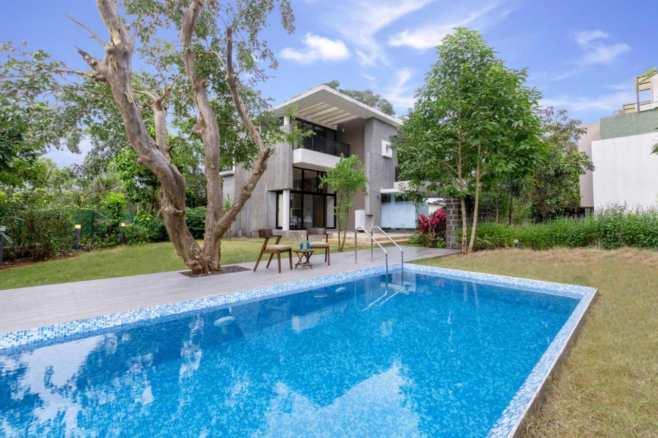 Villa Foresta By Stayvista With Modern Decor, Swimming Pool & Expansive Lawn For A Perfect Escape Lonavala Εξωτερικό φωτογραφία