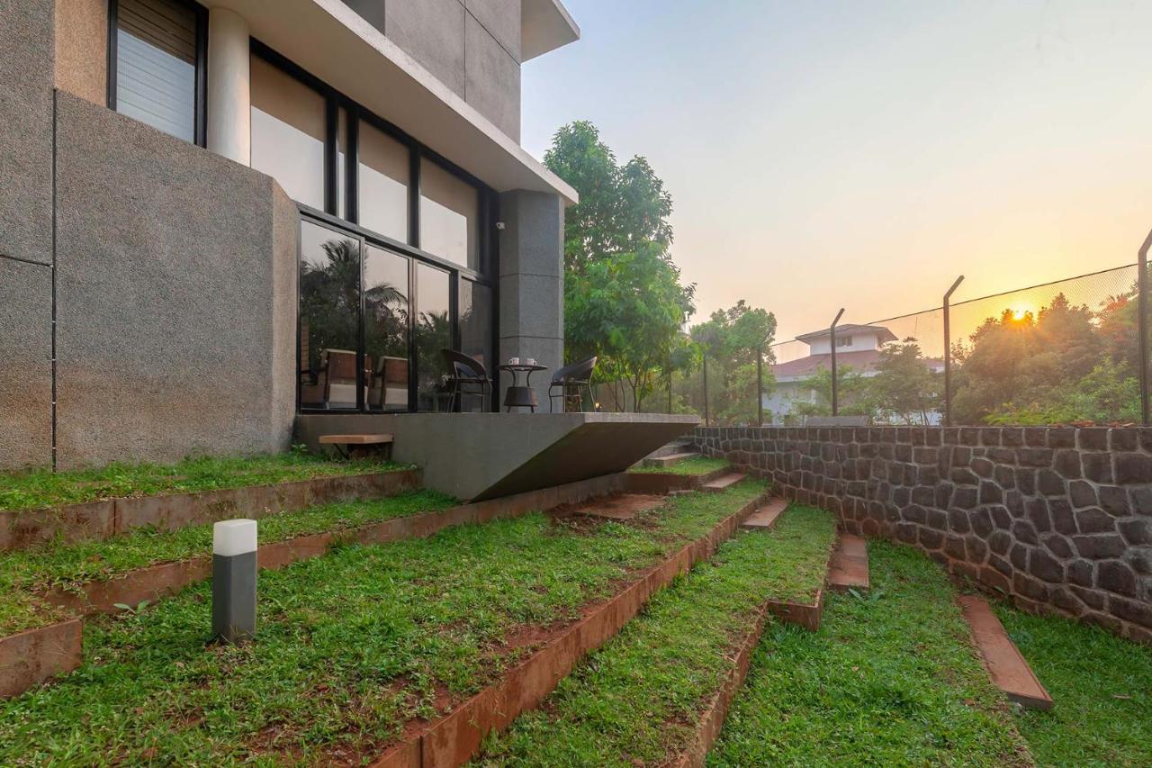 Villa Foresta By Stayvista With Modern Decor, Swimming Pool & Expansive Lawn For A Perfect Escape Lonavala Εξωτερικό φωτογραφία