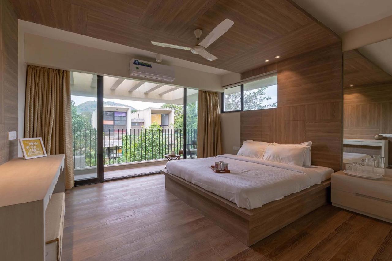Villa Foresta By Stayvista With Modern Decor, Swimming Pool & Expansive Lawn For A Perfect Escape Lonavala Εξωτερικό φωτογραφία