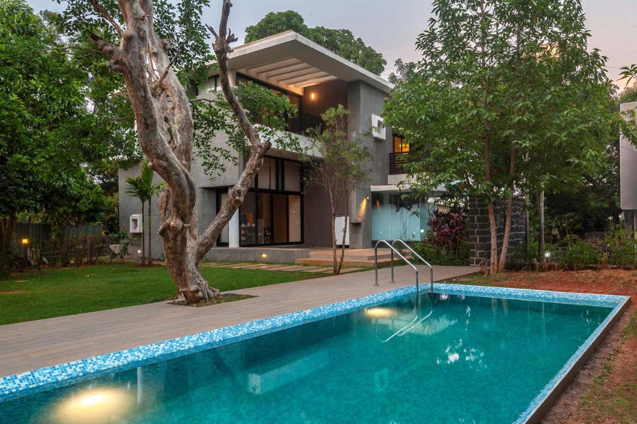 Villa Foresta By Stayvista With Modern Decor, Swimming Pool & Expansive Lawn For A Perfect Escape Lonavala Εξωτερικό φωτογραφία
