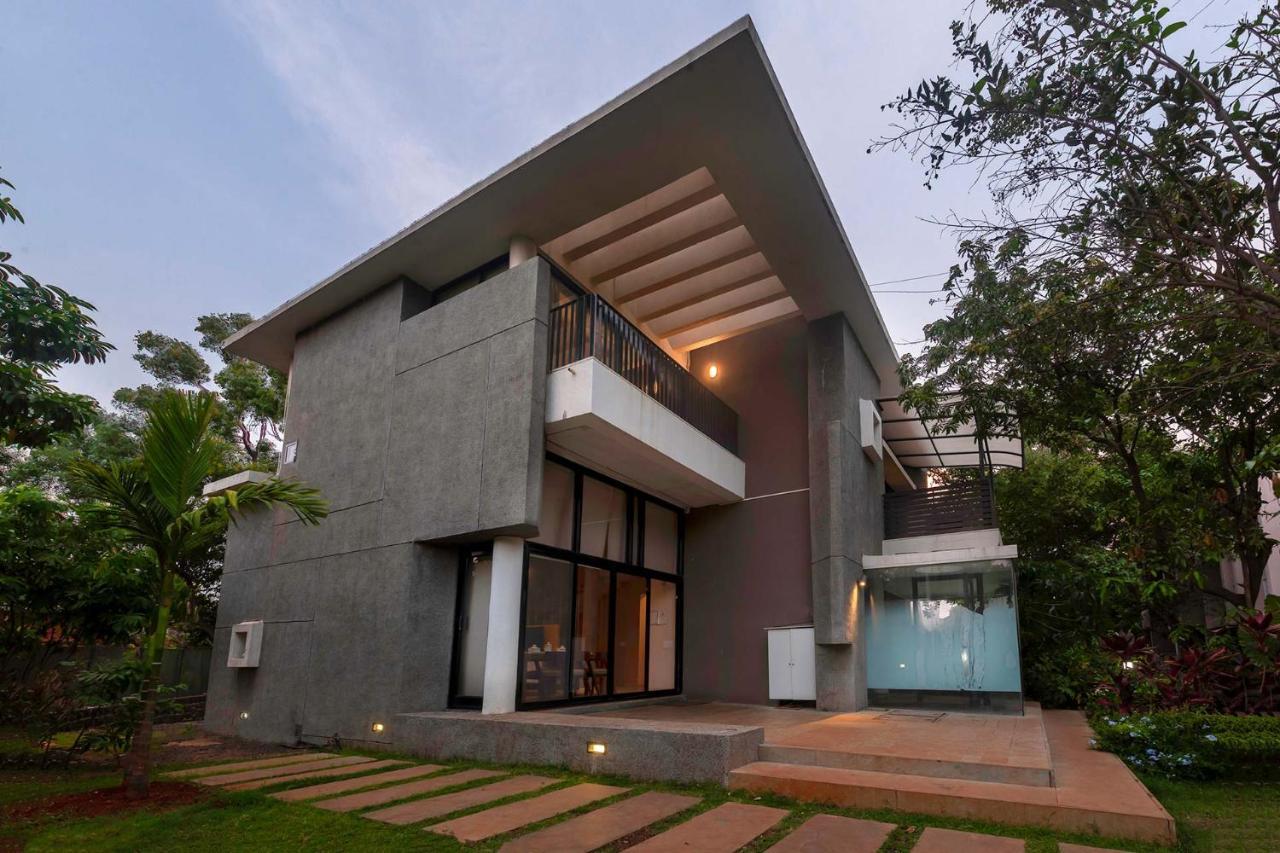 Villa Foresta By Stayvista With Modern Decor, Swimming Pool & Expansive Lawn For A Perfect Escape Lonavala Εξωτερικό φωτογραφία