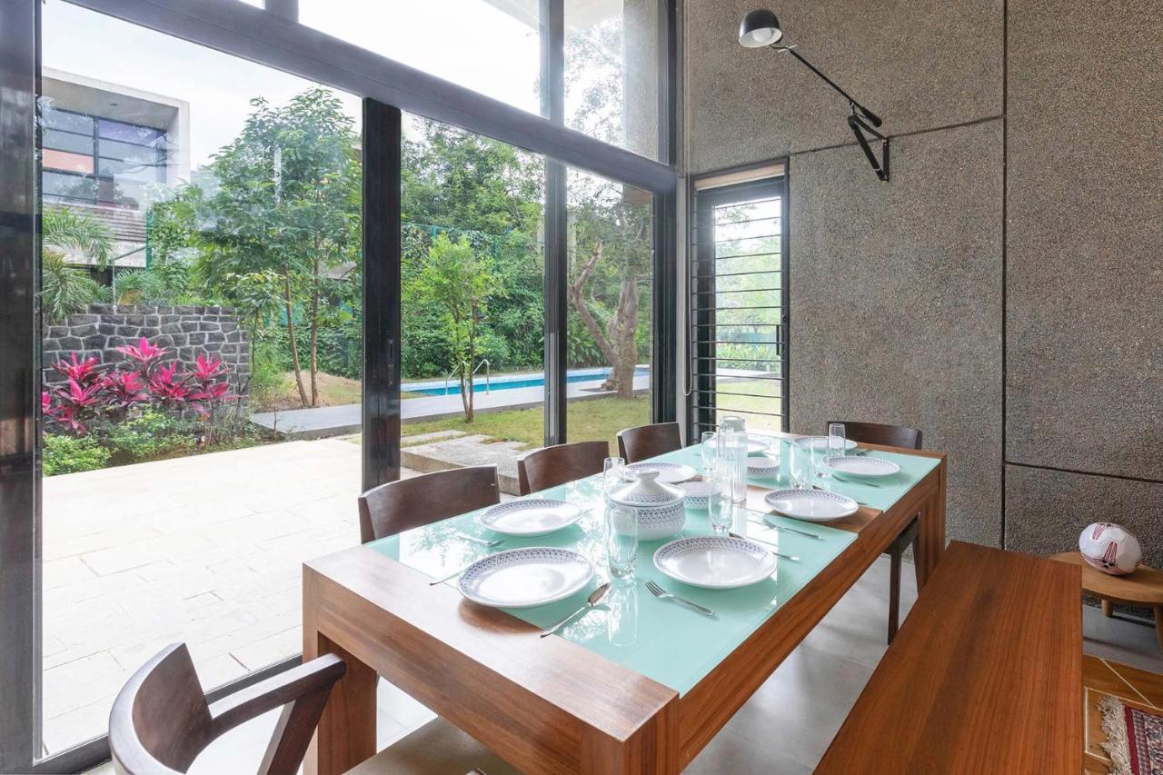 Villa Foresta By Stayvista With Modern Decor, Swimming Pool & Expansive Lawn For A Perfect Escape Lonavala Εξωτερικό φωτογραφία